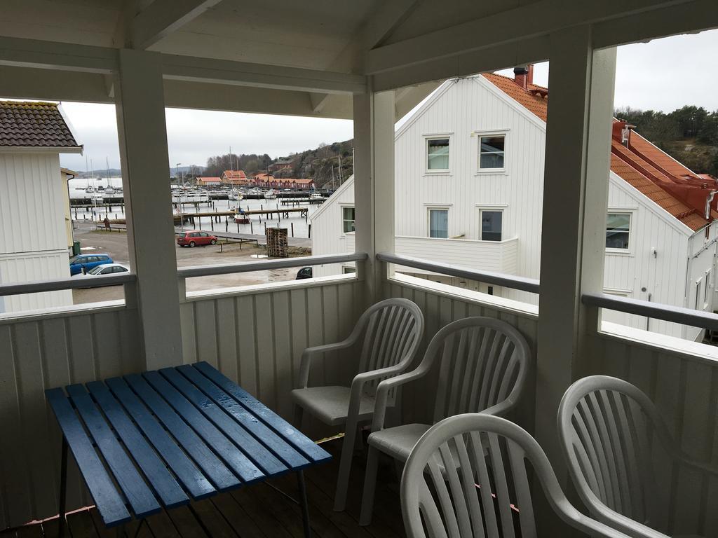 Grebbestads Vandrarhem Exterior photo